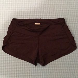 Lululemon shorts (black)
